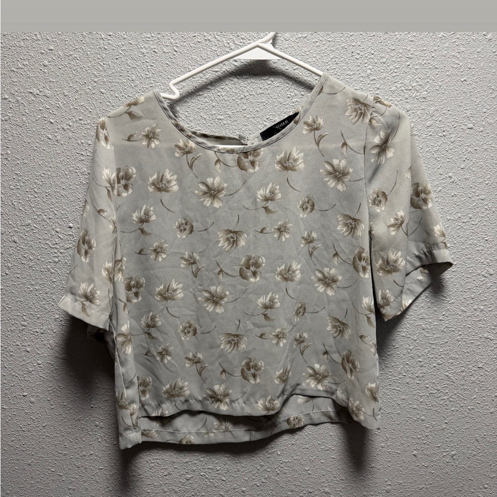 Forever 21 Floral Cream Crop Top